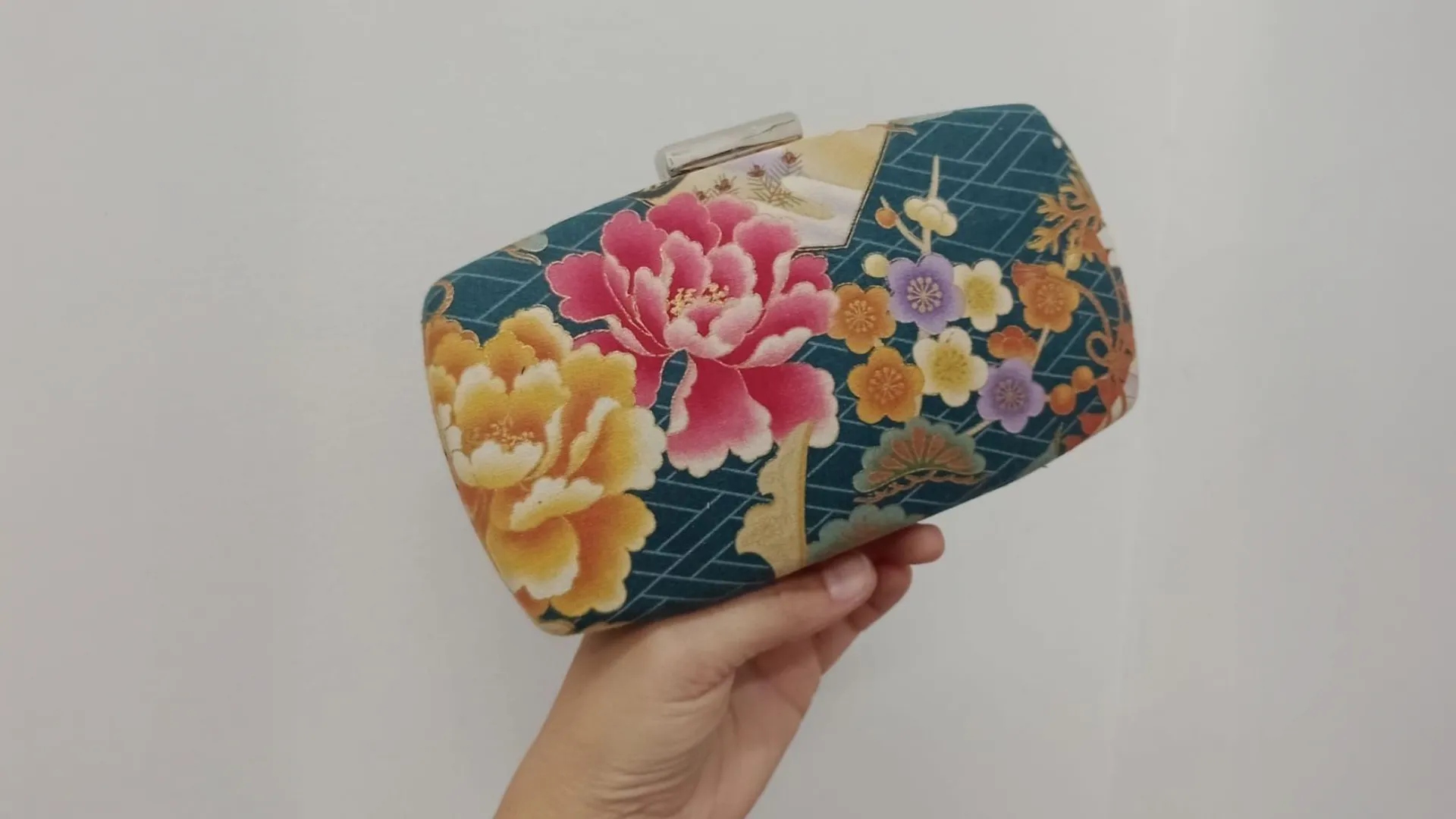 Curso clutch forrado